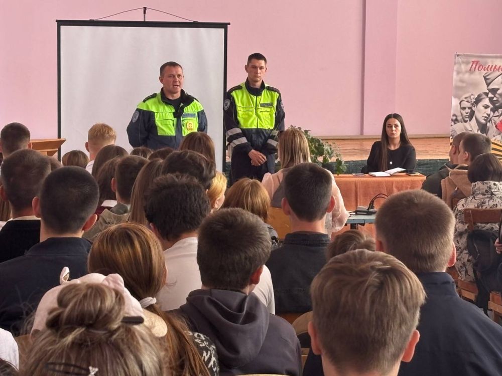 В рамках учебно-воспитательного процесса в образовательных учреждениях города Ровеньки продолжаются встречи обучающихся с сотрудниками ГИБДД В рамках учебно-воспитательного процесса в образовательных учреждениях города Ровеньки продолжаются встречи обучающихся с сотрудниками ГИБДД