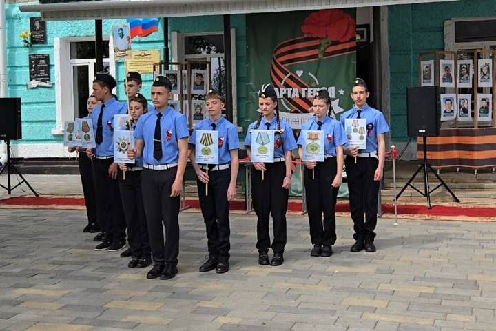Всероссийская акция «Парта Героя» прошла в Червонопартизанской средней школе №3 Всероссийская акция «Парта Героя» прошла в Червонопартизанской средней школе №3
