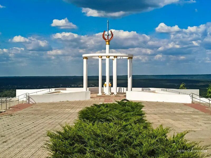 Мемориальный комплекс "Привольнянский плацдарм" Мемориальный комплекс "Привольнянский плацдарм"