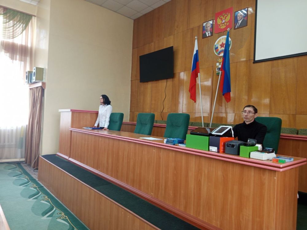 Владимир Чернев: Сегодня провел рабочую встречу, совместно с представителями федеральной налоговой службы и центра технического обслуживания ККТ с предпринимателями Владимир Чернев: Сегодня провел рабочую встречу, совместно с представителями федеральной налоговой службы и центра технического обслуживания ККТ с предпринимателями
