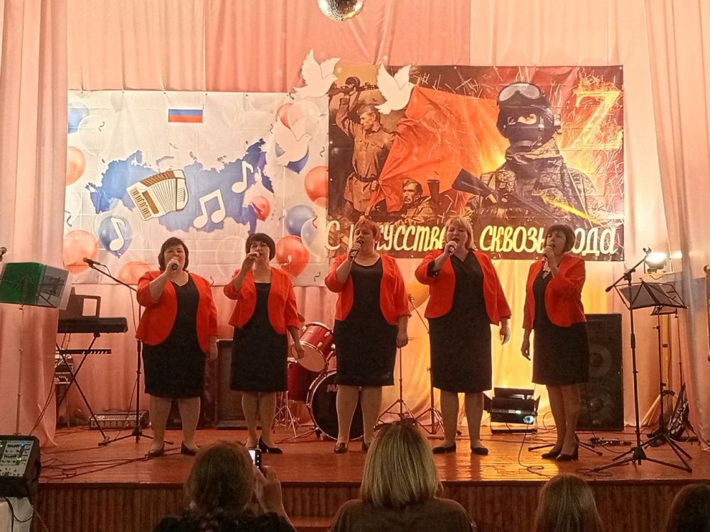 В Сутоганском доме культуры состоялся творческий отчетный концерт художественной самодеятельности«С искусством сквозь года» В Сутоганском доме культуры состоялся творческий отчетный концерт художественной самодеятельности«С искусством сквозь года»