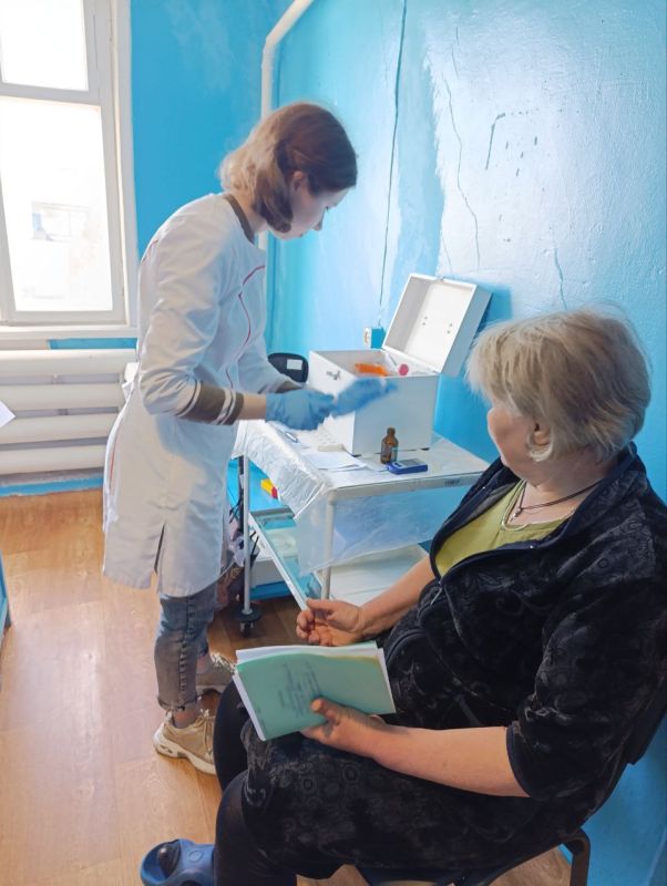 Специалисты из Свердловской городской больницы провели выездной прием в п. Хмельницкий Специалисты из Свердловской городской больницы провели выездной прием в п. Хмельницкий