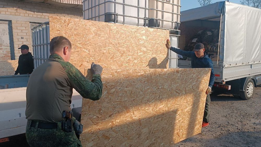 При поддержке «Единой России» военнослужащим на передовую привезли гумпомощь из Воронежской области При поддержке «Единой России» военнослужащим на передовую привезли гумпомощь из Воронежской области