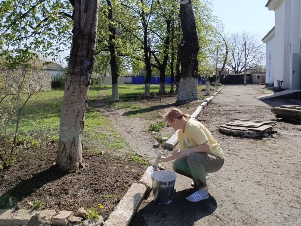 На территории пгт Дубовский состоялся Всероссийский субботник На территории пгт Дубовский состоялся Всероссийский субботник