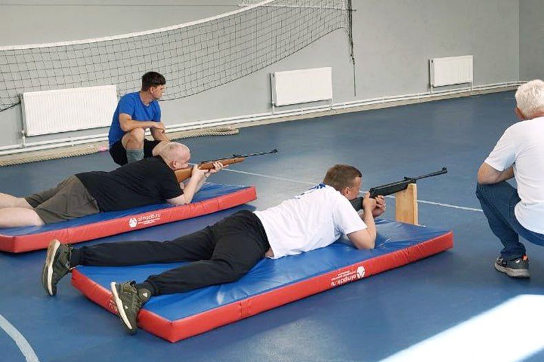 В честь дня Победы прошли спортивные соревнования среди работников образования Свердловска и Ровеньки В честь дня Победы прошли спортивные соревнования среди работников образования Свердловска и Ровеньки