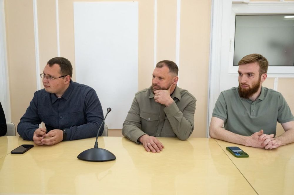 Власти республики открыты к прямому диалогу со СМИ с целью оперативного информирования жителей ЛНР о важных и актуальных событиях в регионе Власти республики открыты к прямому диалогу со СМИ с целью оперативного информирования жителей ЛНР о важных и актуальных событиях в регионе