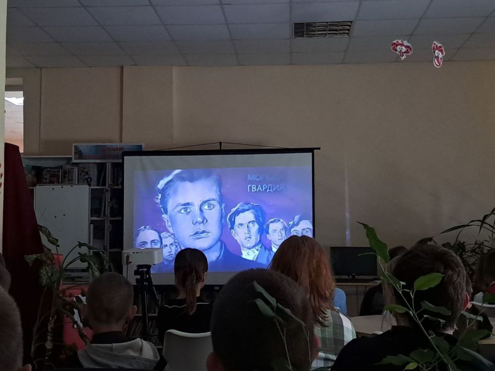 "Библионочь" - 2025: в Белокуракинской детской библиотеке состоялось мероприятие "Свои герои" "Библионочь" - 2025: в Белокуракинской детской библиотеке состоялось мероприятие "Свои герои"
