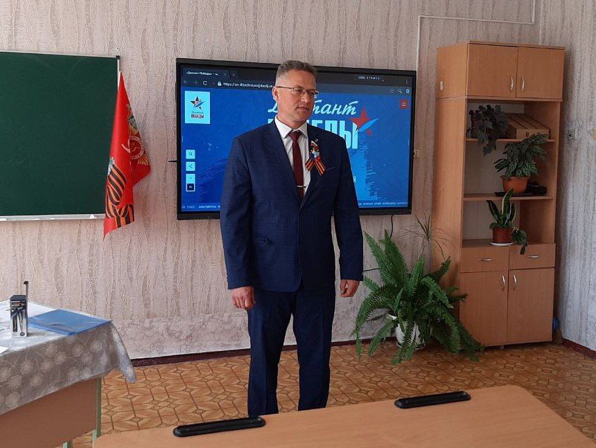 Знать, чтобы помнить: муниципальные депутаты от партии "ЕДИНАЯ РОССИЯ" приняли участие в «Диктанте Победы» Знать, чтобы помнить: муниципальные депутаты от партии "ЕДИНАЯ РОССИЯ" приняли участие в «Диктанте Победы»