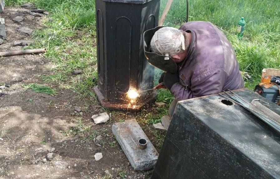 Коммунальные службы проводят работы на территории города Коммунальные службы проводят работы на территории города