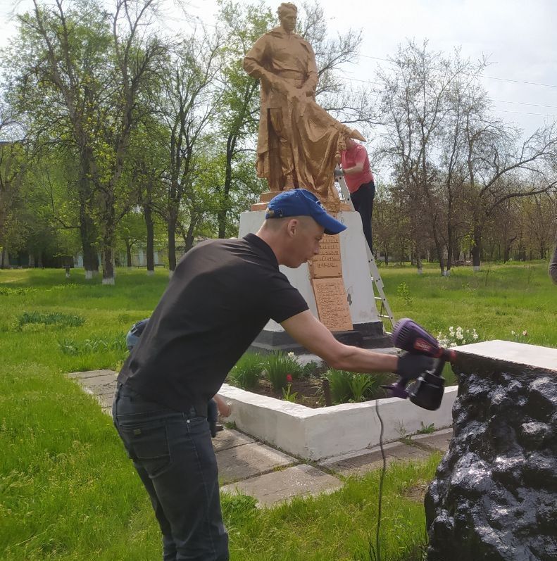 Депутаты Совета городского округа приняли участие во Всероссийском субботнике Депутаты Совета городского округа приняли участие во Всероссийском субботнике