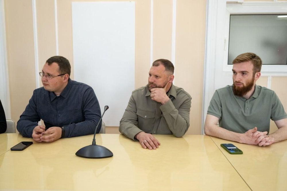 Власти республики открыты к прямому диалогу со СМИ с целью оперативного информирования жителей ЛНР о важных и актуальных событиях в регионе Власти республики открыты к прямому диалогу со СМИ с целью оперативного информирования жителей ЛНР о важных и актуальных событиях в регионе