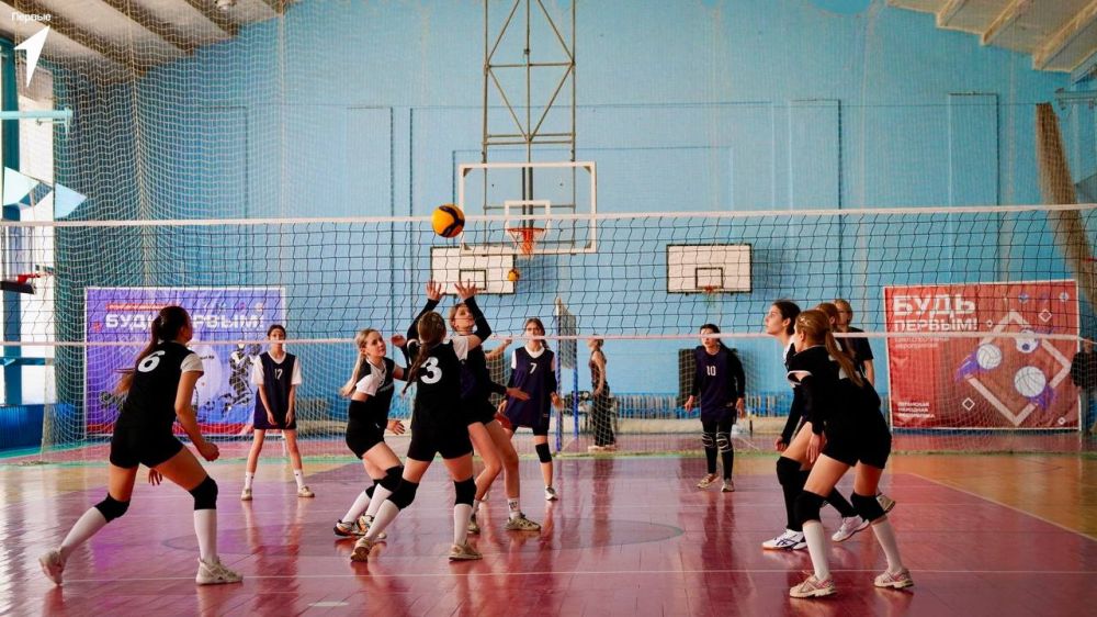 В ритме спорта. Сегодня в Луганске прошёл региональный этап по женскому волейболу в рамках Цикла спортивных мероприятий «Будь Первым!» В ритме спорта. Сегодня в Луганске прошёл региональный этап по женскому волейболу в рамках Цикла спортивных мероприятий «Будь Первым!»