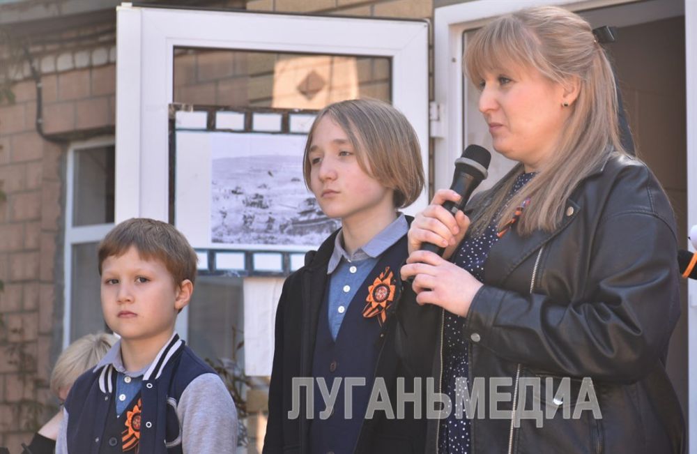 В луганском лицее-интернате открыли «Парту Героя» в честь участника спецоперации В луганском лицее-интернате открыли «Парту Героя» в честь участника спецоперации