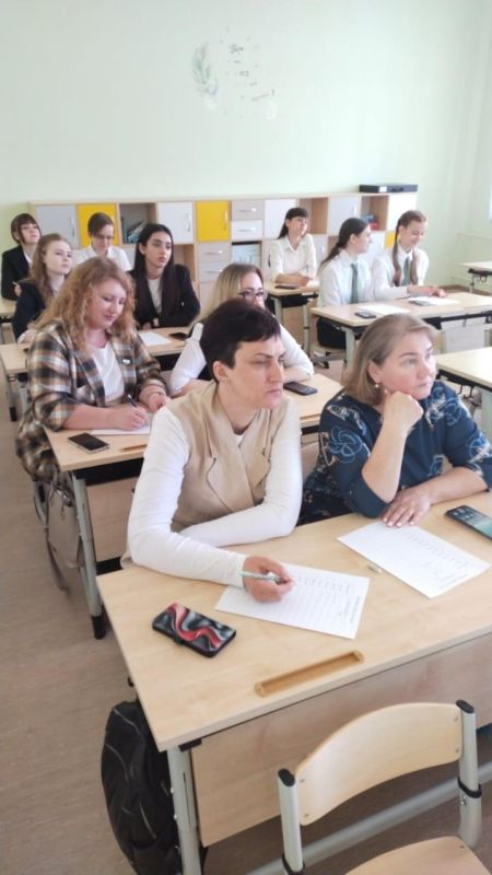 Юнармейцы из Беловодского МО поучаствовали в заседании «Семьей возродится Россия» Юнармейцы из Беловодского МО поучаствовали в заседании «Семьей возродится Россия»