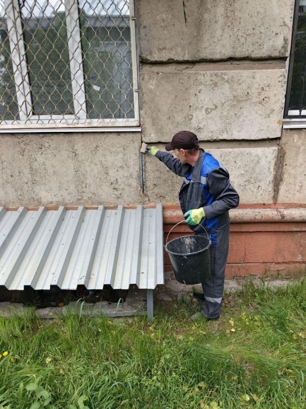 Пермские специалисты обновляют фасады домов в Северодонецке Пермские специалисты обновляют фасады домов в Северодонецке