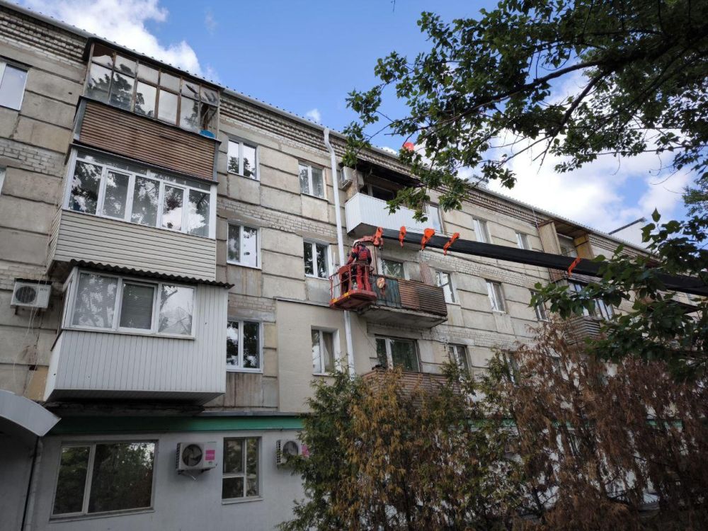 Пермские специалисты обновляют фасады домов в Северодонецке Пермские специалисты обновляют фасады домов в Северодонецке