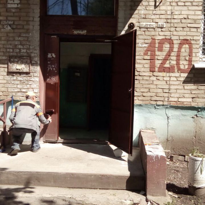 Покраска входных групп — это процесс окрашивания и отделки элементов, которые формируют главный вход в здание или сооружение Покраска входных групп — это процесс окрашивания и отделки элементов, которые формируют главный вход в здание или сооружение