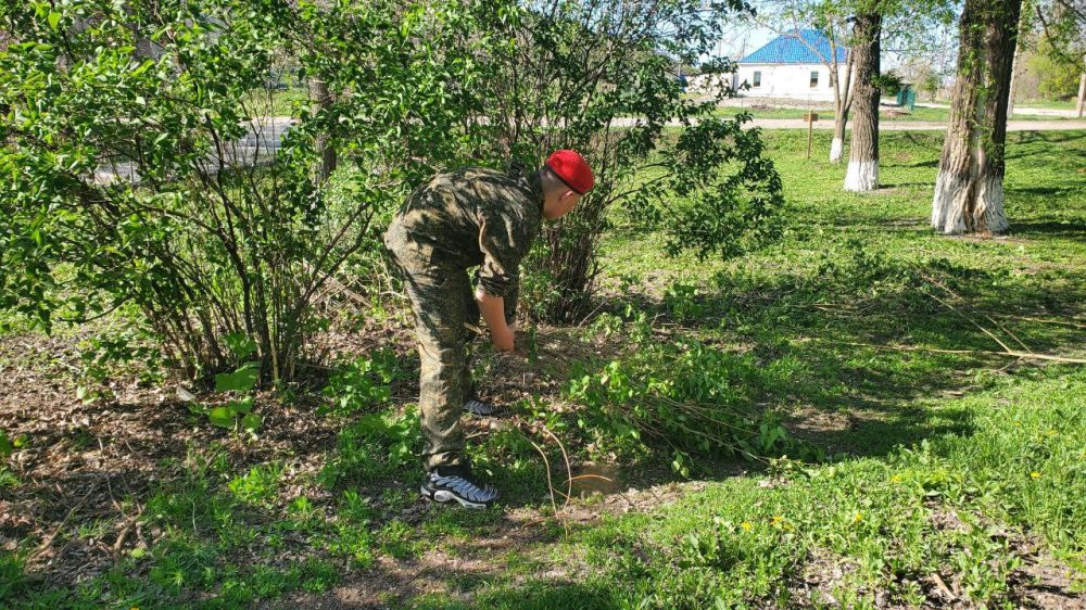 28 апреля юнармейцы отряда "Наследники Ворошилова" ГБОУ ЛНР "ГОРОДИЩЕНСКАЯ СШ" приняли участие в ежегодной Всероссийской акции "Верни герою имя" приуроченной 80-й годовщине Великой Победы! 28 апреля юнармейцы отряда "Наследники Ворошилова" ГБОУ ЛНР "ГОРОДИЩЕНСКАЯ СШ" приняли участие в ежегодной Всероссийской акции "Верни герою имя" приуроченной 80-й годовщине Великой Победы!