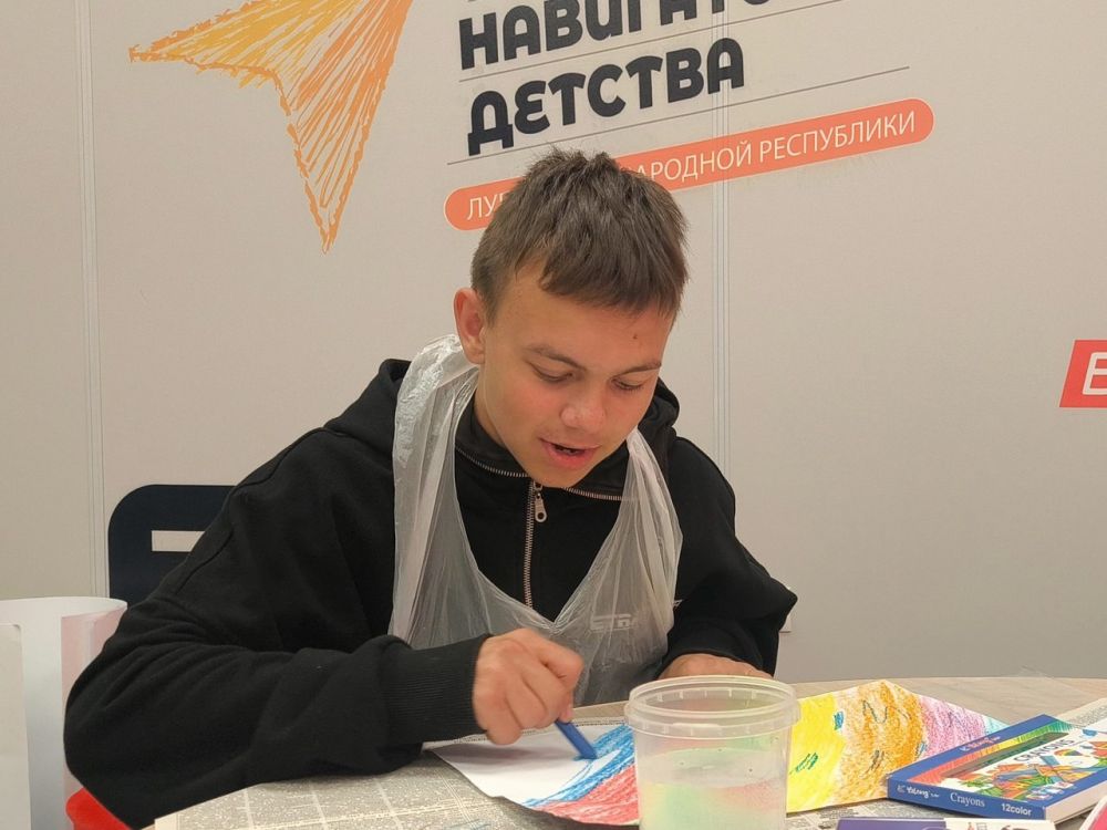 Активисты Лутугинского колледжа посетили центр «Пионер» в городе Луганске Активисты Лутугинского колледжа посетили центр «Пионер» в городе Луганске