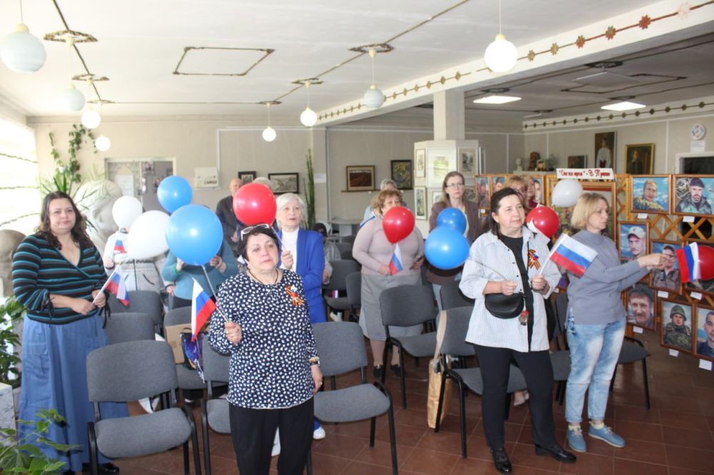 К 80-летию Победы открылась выставка декоративно-прикладного искусства «Мы вместе» К 80-летию Победы открылась выставка декоративно-прикладного искусства «Мы вместе»