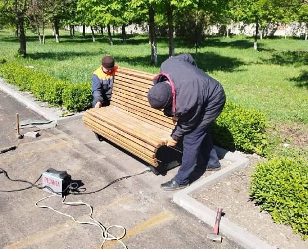 Коммунальные службы проводят работы на территории города Коммунальные службы проводят работы на территории города