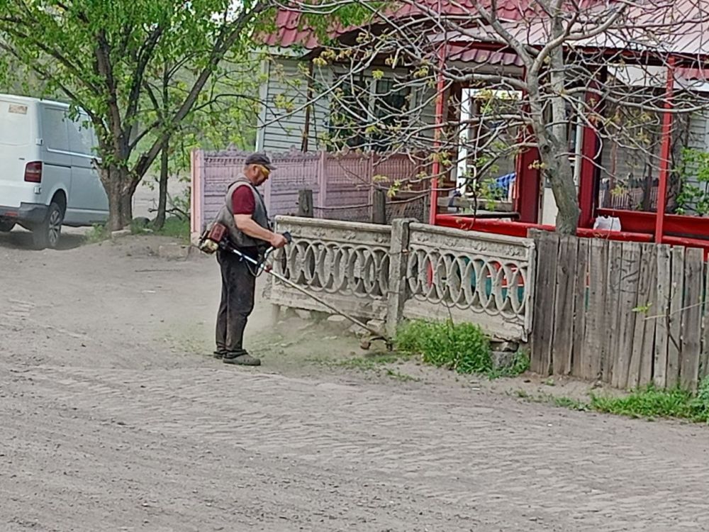 Работы по благоустройству в поселках Энгельсово и Великий Лог Работы по благоустройству в поселках Энгельсово и Великий Лог