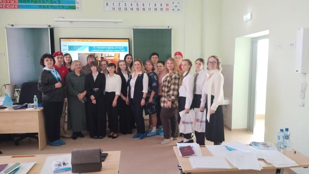 Юнармейцы из Беловодского МО поучаствовали в заседании «Семьей возродится Россия» Юнармейцы из Беловодского МО поучаствовали в заседании «Семьей возродится Россия»