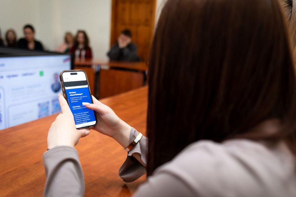 Луганское региональное отделение «Молодой Гвардии Единой России» завершило очную презентацию проекта «ПолитЗавод 2025» во всех федеральных вузах Республики Луганское региональное отделение «Молодой Гвардии Единой России» завершило очную презентацию проекта «ПолитЗавод 2025» во всех федеральных вузах Республики