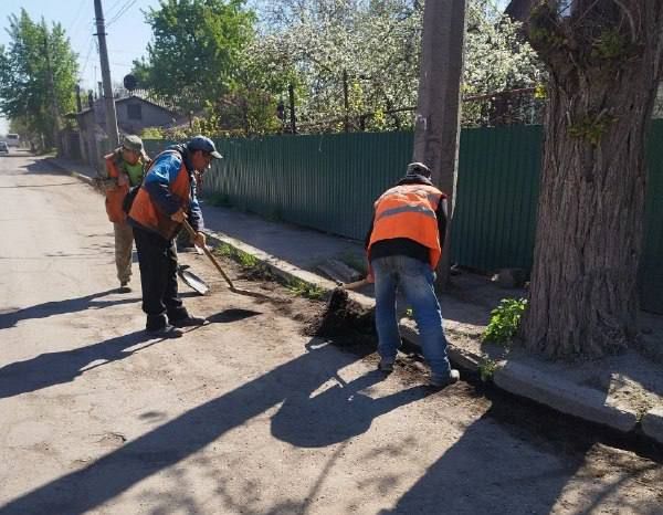 Коммунальные службы проводят работы на территории города Коммунальные службы проводят работы на территории города