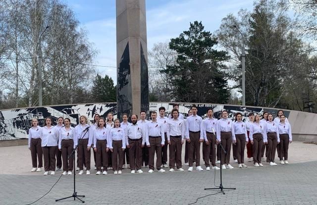 Патриотический проект «Вместе споем о Победе!» реализуют артисты Омска и Стаханова Патриотический проект «Вместе споем о Победе!» реализуют артисты Омска и Стаханова