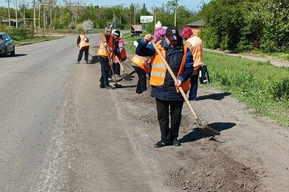 В Свердловском муниципальном округе работы по благоустройству продолжаются В Свердловском муниципальном округе работы по благоустройству продолжаются
