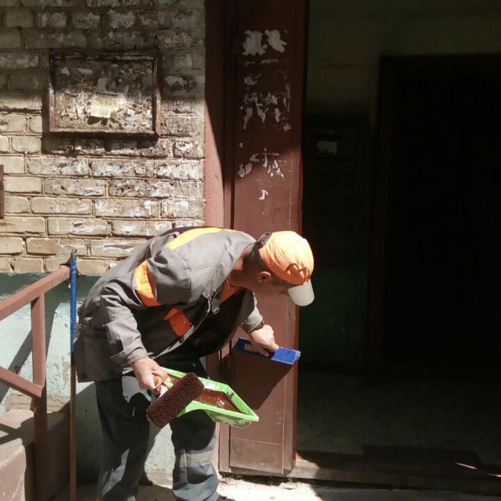 Покраска входных групп — это процесс окрашивания и отделки элементов, которые формируют главный вход в здание или сооружение Покраска входных групп — это процесс окрашивания и отделки элементов, которые формируют главный вход в здание или сооружение