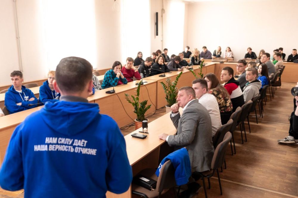 Луганское региональное отделение «Молодой Гвардии Единой России» завершило очную презентацию проекта «ПолитЗавод 2025» во всех федеральных вузах Республики Луганское региональное отделение «Молодой Гвардии Единой России» завершило очную презентацию проекта «ПолитЗавод 2025» во всех федеральных вузах Республики