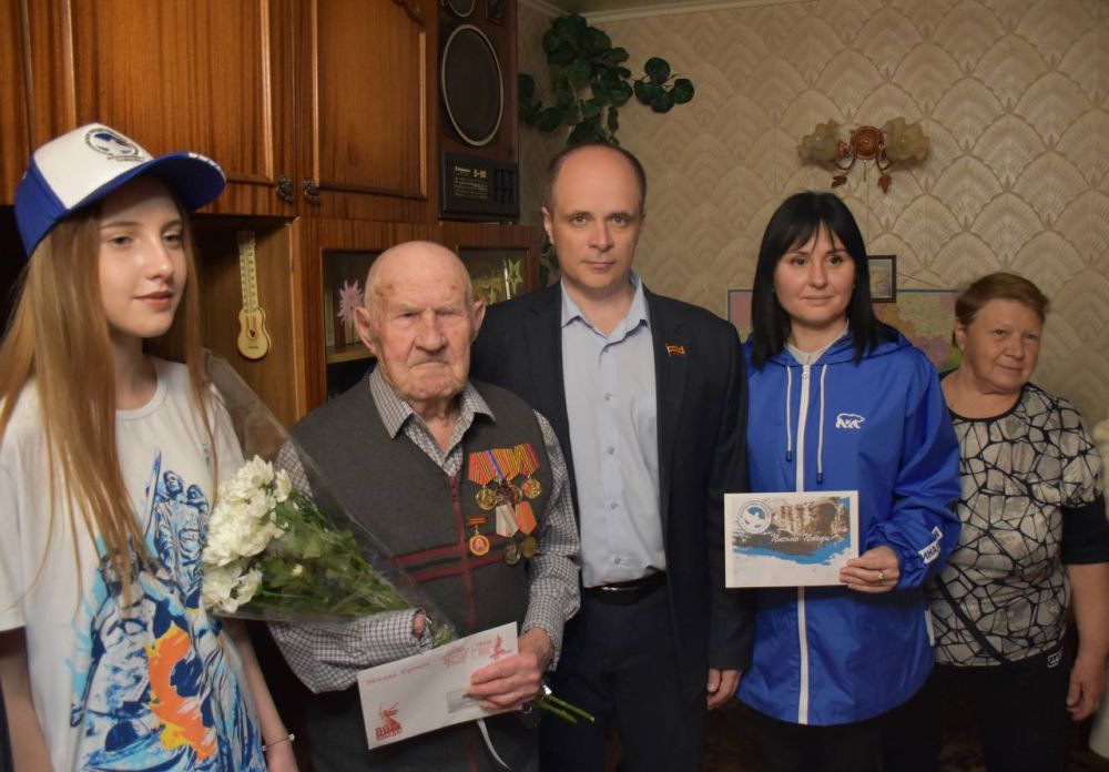 Сергей Соловьев: В преддверии великого праздника – 80-летия Победы в Великой Отечественной войне вместе с председателем Совета округа Джаном Погодином-Новиковым и волонтёрами Победы навестили наших дорогих ветеранов Сергей Соловьев: В преддверии великого праздника – 80-летия Победы в Великой Отечественной войне вместе с председателем Совета округа Джаном Погодином-Новиковым и волонтёрами Победы навестили наших дорогих ветеранов