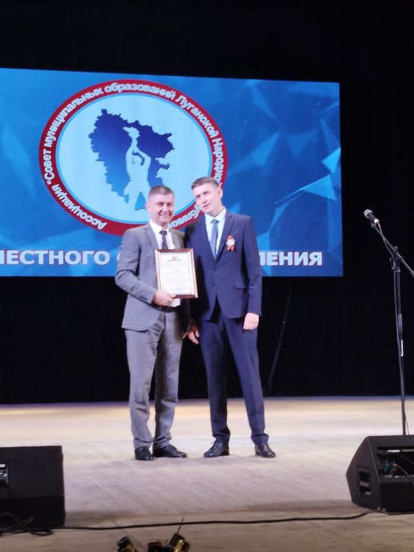 Владимир Чернев: День местного самоуправления: праздничный концерт и важные награды Владимир Чернев: День местного самоуправления: праздничный концерт и важные награды