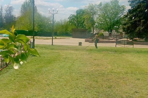 В Свердловском муниципальном округе работы по благоустройству продолжаются В Свердловском муниципальном округе работы по благоустройству продолжаются