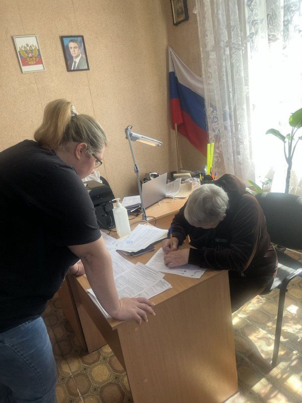 Сегодня 29.04.2025г. в с.Великая Черниговка, состоялся выездной приём маломобильных граждан специалистами МФЦ Сегодня 29.04.2025г. в с.Великая Черниговка, состоялся выездной приём маломобильных граждан специалистами МФЦ