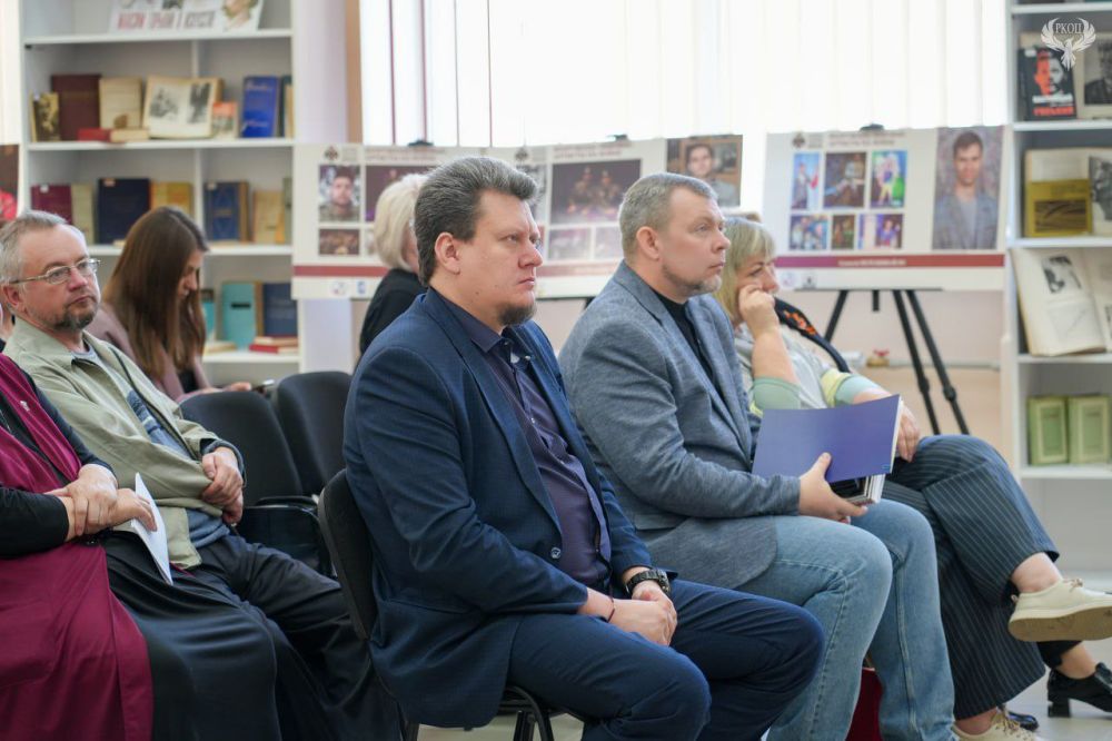 В Луганске состоялся межрегиональный патриотический форум «Донбасс – земля героев. Исторические параллели» В Луганске состоялся межрегиональный патриотический форум «Донбасс – земля героев. Исторические параллели»