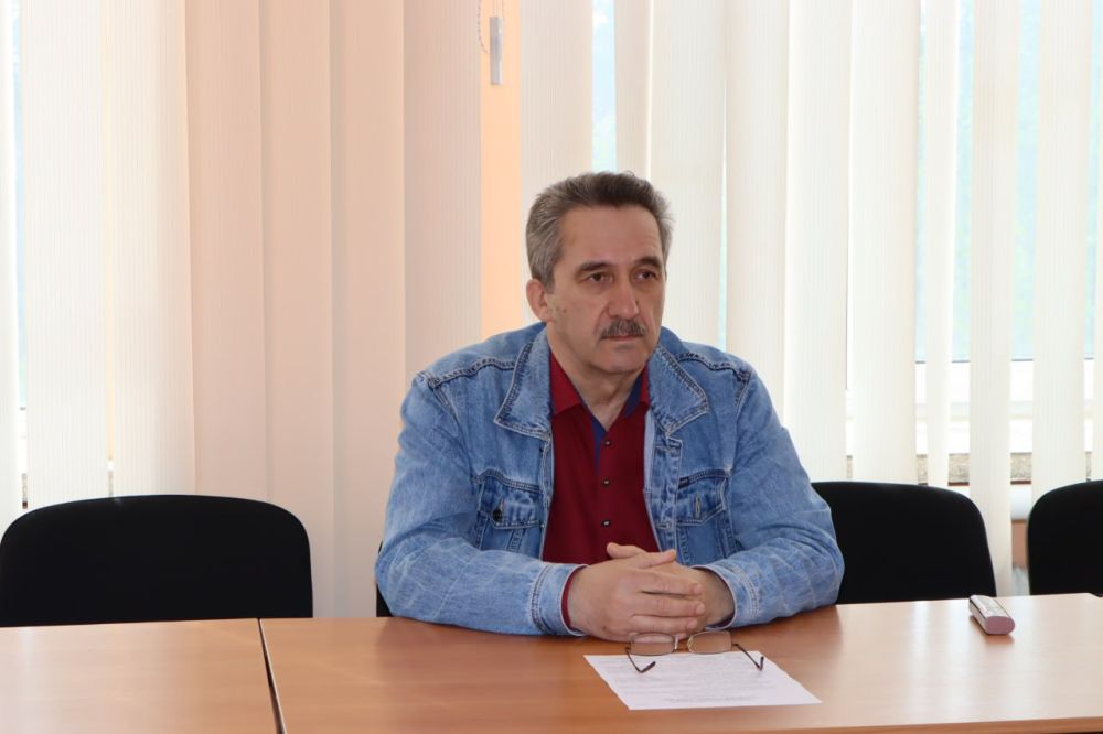 Евгений Бондарь: Одно из самых важных и насыщенных заседаний Совета Лутугинского муниципального округа I созыва состоялось сегодня в Администрации муниципалитета Евгений Бондарь: Одно из самых важных и насыщенных заседаний Совета Лутугинского муниципального округа I созыва состоялось сегодня в Администрации муниципалитета