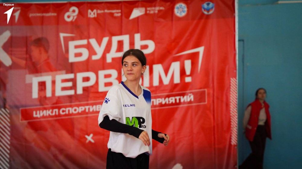 Юные волейболистки ЛНР показали своё мастерство на соревнованиях Юные волейболистки ЛНР показали своё мастерство на соревнованиях
