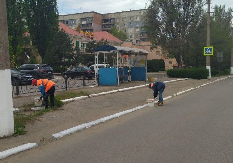 Коммунальные службы проводят работы на территории города Коммунальные службы проводят работы на территории города