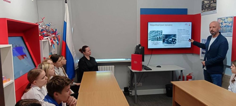 К 80-летию Победы Музей современной истории России провел занятия и открыл выставки в созданных в ЛНР детских центрах К 80-летию Победы Музей современной истории России провел занятия и открыл выставки в созданных в ЛНР детских центрах