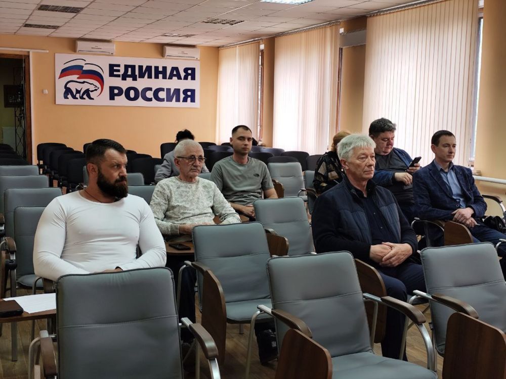 В Совете городского округа город Красный Луч состоялся депутатский час В Совете городского округа город Красный Луч состоялся депутатский час
