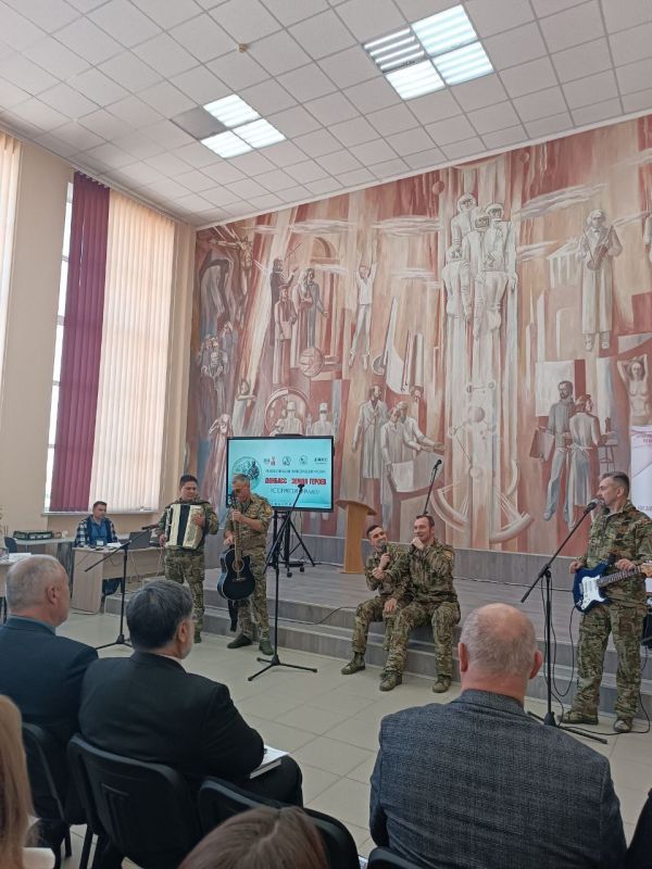 29.04.2025 г. в Луганской республиканской универсальной научной библиотеке имени М. Горького, при поддержке Министерства культуры Луганской Народной Республики, в рамках мероприятий, посвященных Году защитника Отечества... 29.04.2025 г. в Луганской республиканской универсальной научной библиотеке имени М. Горького, при поддержке Министерства культуры Луганской Народной Республики, в рамках мероприятий, посвященных Году защитника Отечества...
