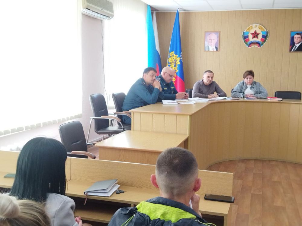 Андрей Рубанцов: В Администрации городского округа город Ровеньки состоялось заседание комиссии по предупреждению и ликвидации чрезвычайных ситуаций и обеспечению пожарной безопасности муниципального образования Андрей Рубанцов: В Администрации городского округа город Ровеньки состоялось заседание комиссии по предупреждению и ликвидации чрезвычайных ситуаций и обеспечению пожарной безопасности муниципального образования