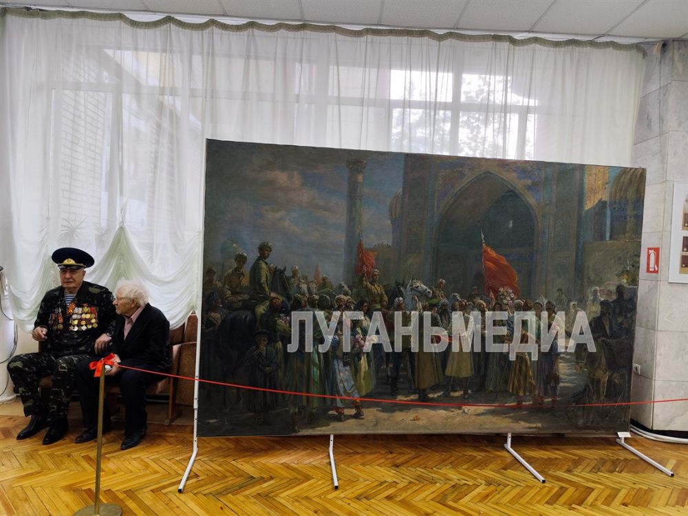 В Галерее искусств Луганского художественного музея состоялось открытие большого Вернисажа, посвящённого 80-летию Великой Победы В Галерее искусств Луганского художественного музея состоялось открытие большого Вернисажа, посвящённого 80-летию Великой Победы