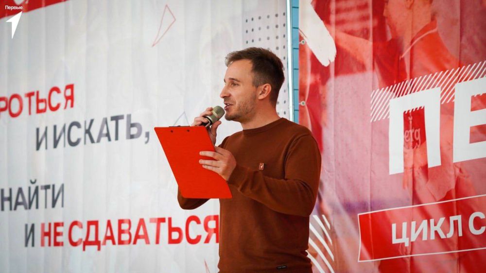 Юные волейболистки ЛНР показали своё мастерство на соревнованиях Юные волейболистки ЛНР показали своё мастерство на соревнованиях