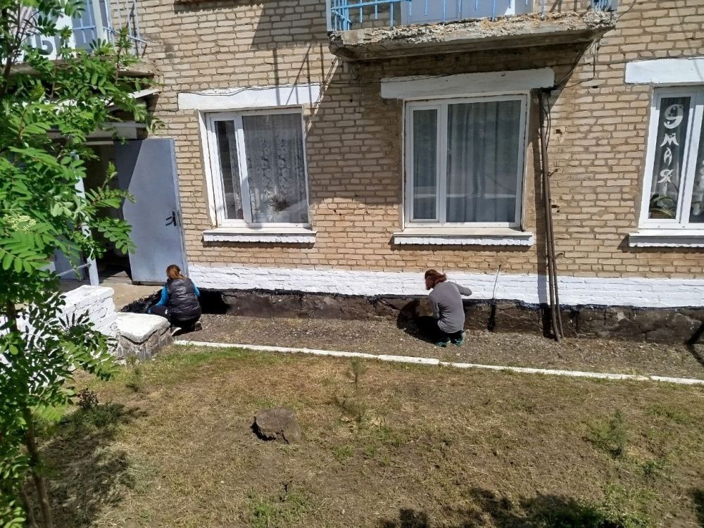 В населенных пунктах Краснодонщины продолжаются весенние субботники В населенных пунктах Краснодонщины продолжаются весенние субботники