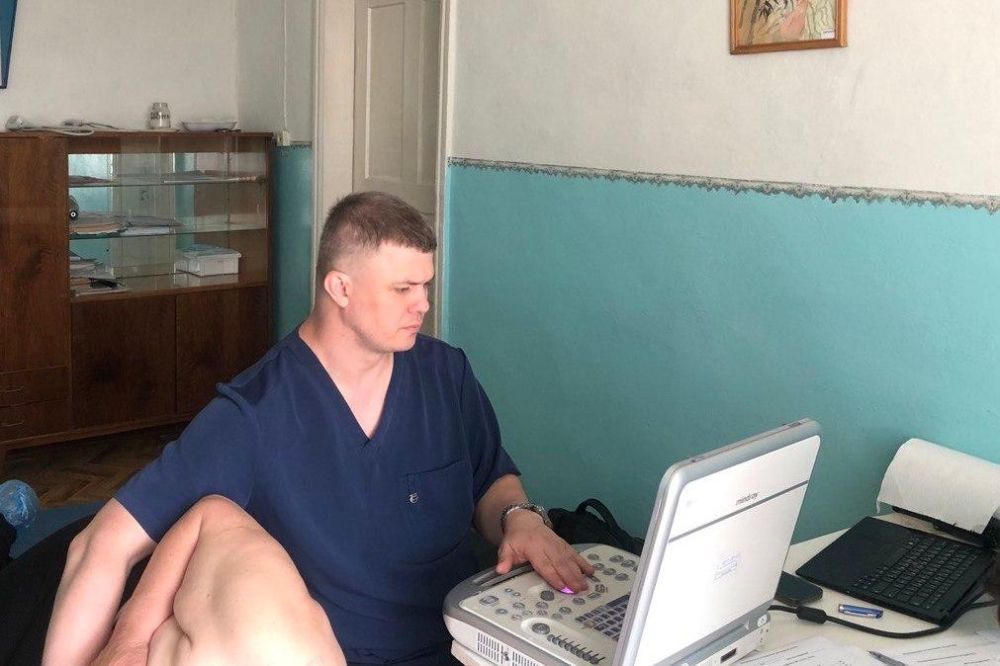 Врачи из Красноярского края провели выездной приём пациентов в пгт Шахтёрский Врачи из Красноярского края провели выездной приём пациентов в пгт Шахтёрский