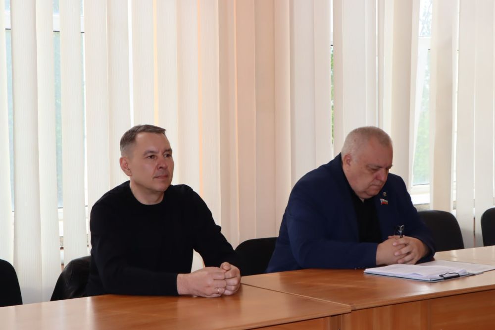 Евгений Бондарь: Одно из самых важных и насыщенных заседаний Совета Лутугинского муниципального округа I созыва состоялось сегодня в Администрации муниципалитета Евгений Бондарь: Одно из самых важных и насыщенных заседаний Совета Лутугинского муниципального округа I созыва состоялось сегодня в Администрации муниципалитета